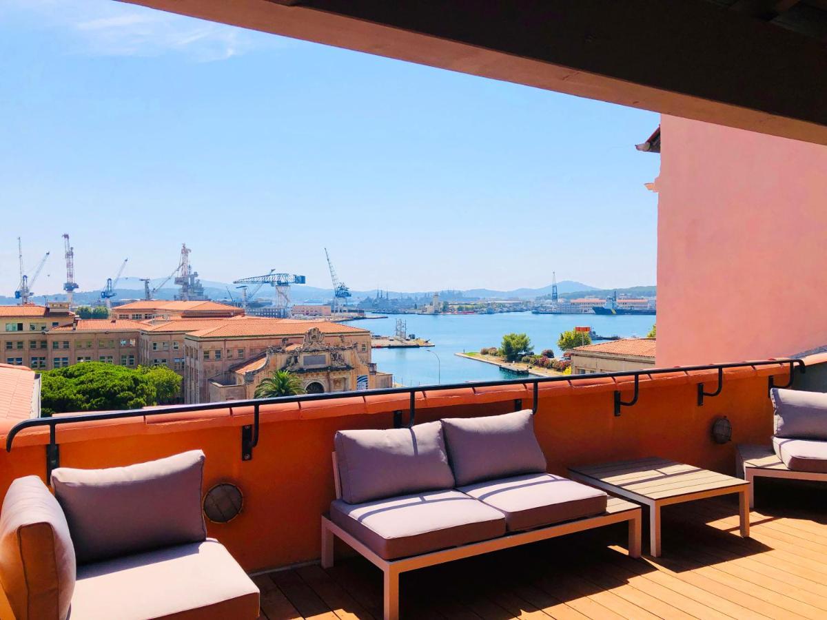 L'Eautel Toulon Centre Port Hotel Bagian luar foto